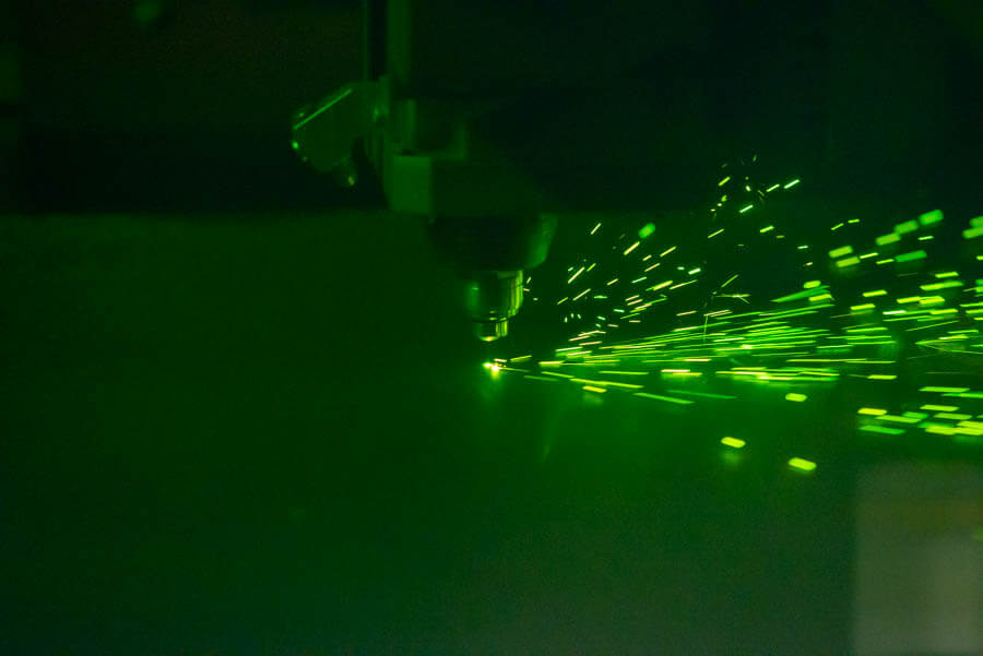 Laserové řezání plošného materiálu